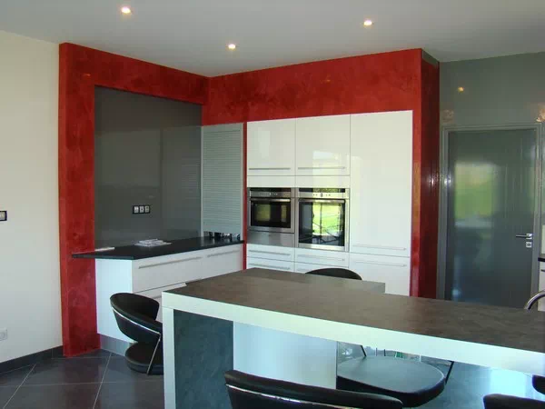 Réalisation de peinture de batiment par l'entreprise les couleurs de l'Oisellerie, peintre à la Roche-sur-Yon